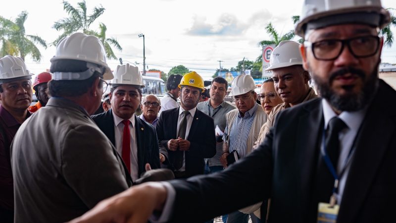 Comitiva de deputados visita Shopping Rio Anil em busca de esclarecimentos sobre incêndio