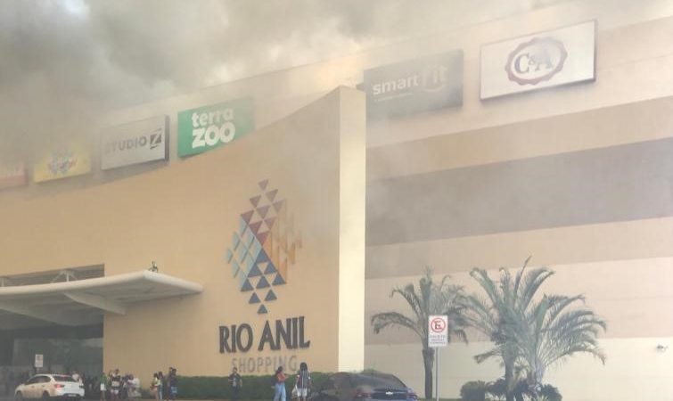 Incêndio em shopping em São Luís deixa dois mortos e feridos