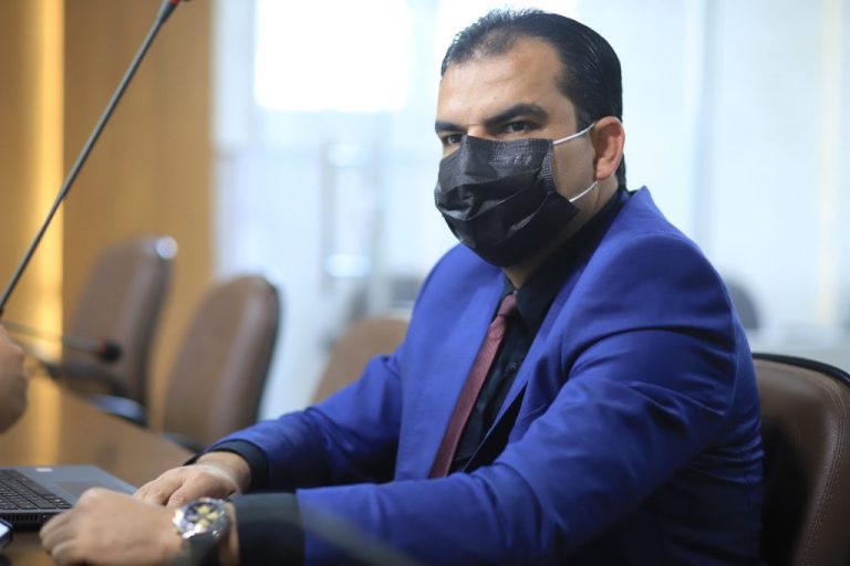 Vereador-ve-manobra-politica-na-exoneracao-de-secretario-que-ignorou-convocacao-1024x682-1