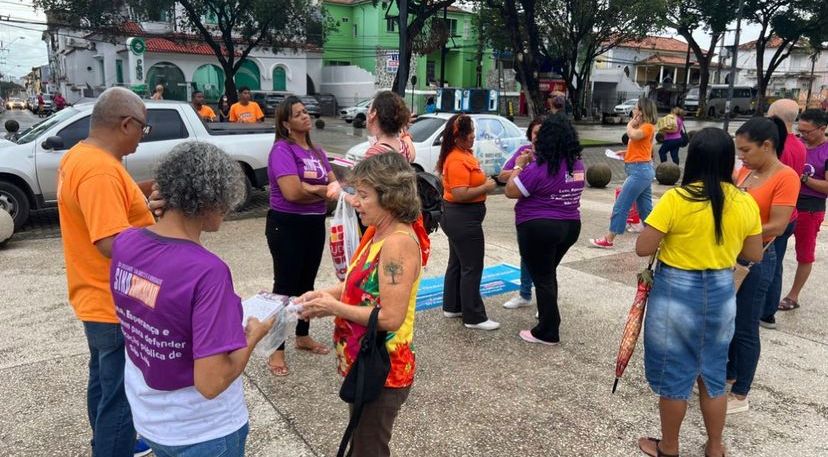 Professores de São Luís aderem greve nacional da educação em ato na Deodoro
