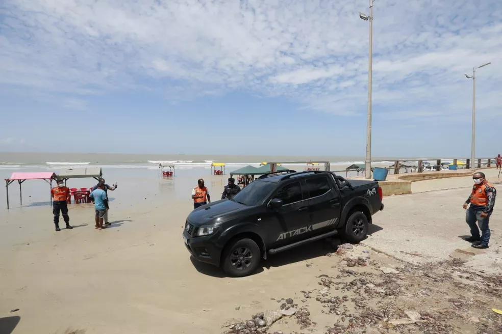 Justiça Federal proíbe veículos em faixa de areia nas praias do Meio e Araçagy