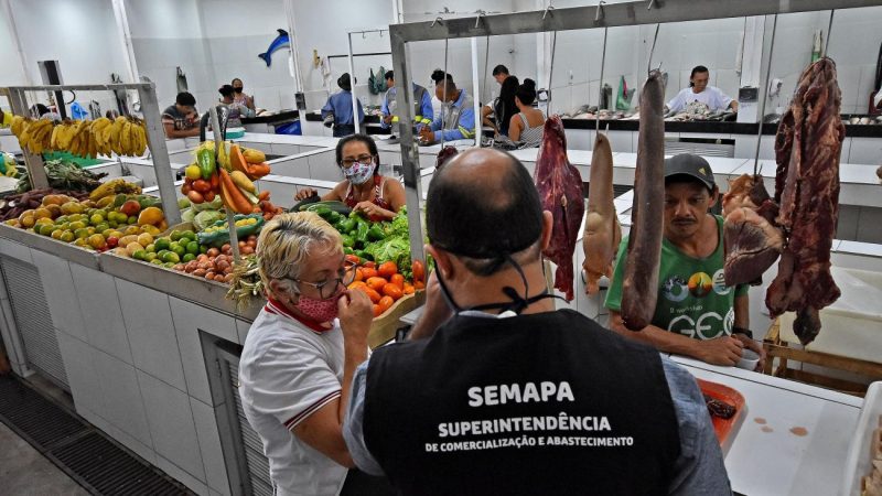 Mercados de São Luís começam a receber “contribuição social” para uso de banheiros