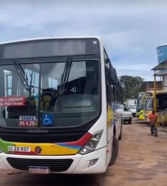 Ônibus que atendem região metropolitana voltam a circular após acordo na MOB