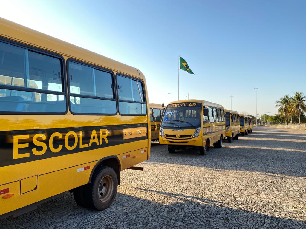 Municípios brasileiros enfrentam problemas com repasses do transporte escolar
