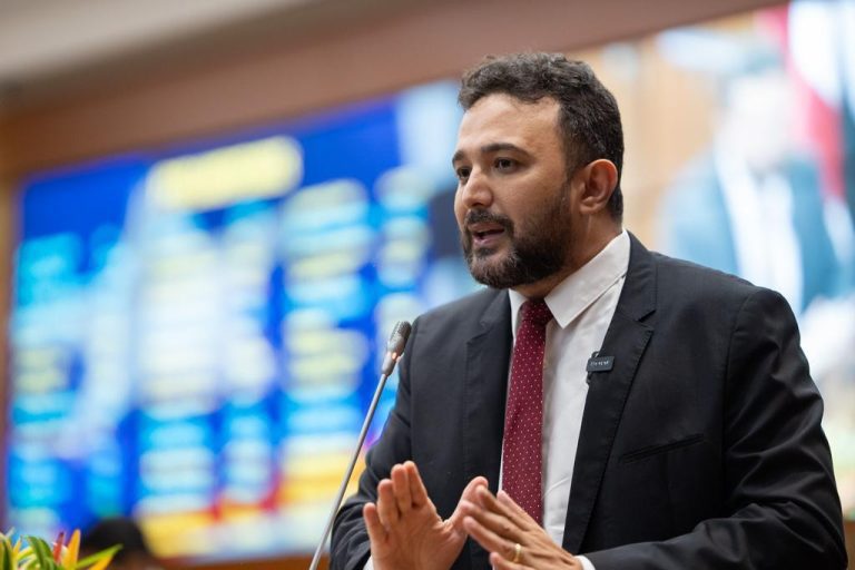 Deputado Yglesio 120523