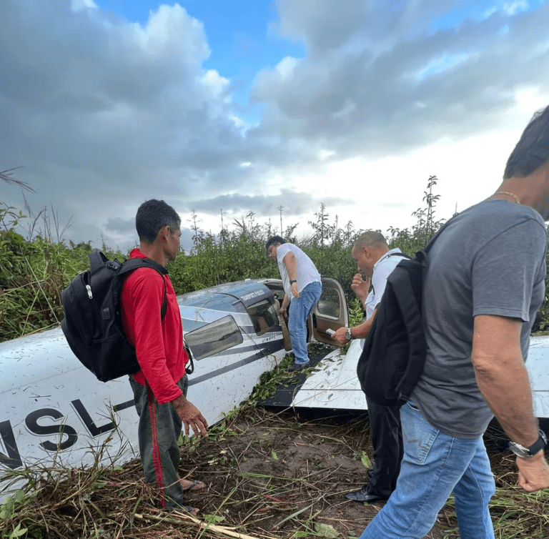 Avião com deputado Aluísio Mendes, assessores e piloto sofre pane durante decolagem em Cururupu