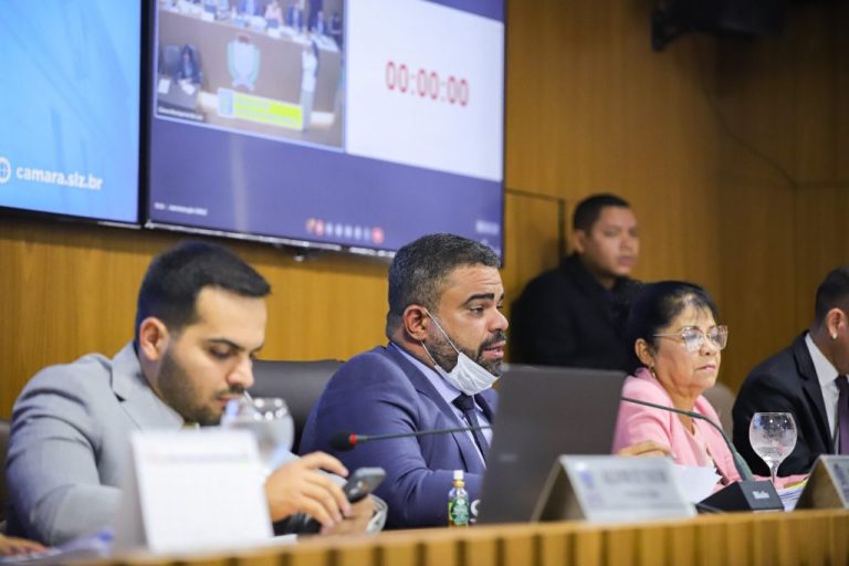Camara-aprova-prestacao-de-contas-de-Jackson-Lago-Conceicao-Andrade-e-Tadeu-Palacio-Foto2-1024x682