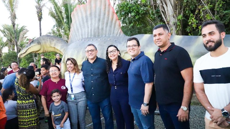 Parque do Rangedor recebe réplica permanente e em tamanho natural de um espinossauro