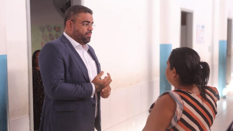 Após visita de Paulo Victor, Prefeitura restabelece energia de escola na Vila Luizão