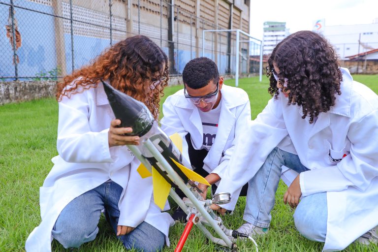 43167_foguete_2434845221876476197