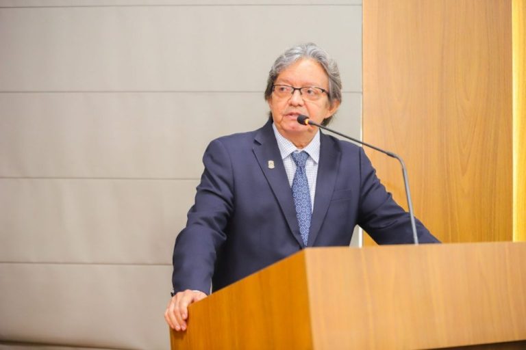 Gutemberg-quer-prioridade-de-atendimento-a-portadores-de-doencas-inflamatorias-intestinais-1024x682