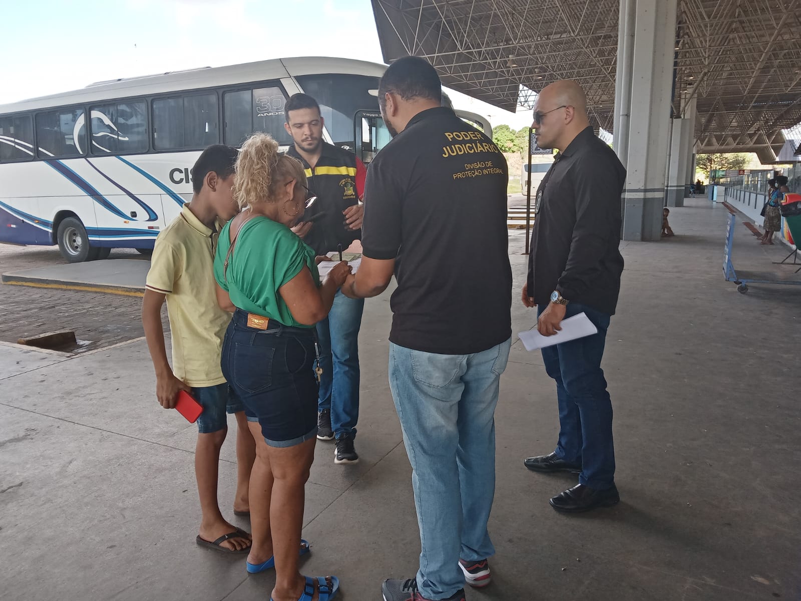 Vara da Infância e Juventude fiscaliza embarque de menores na Rodoviária de São Luís