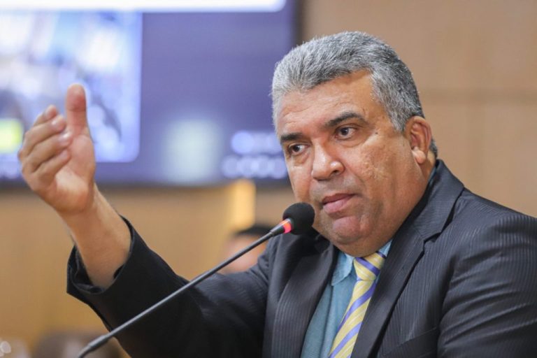 Marcial-Lima-afirmou-que-ha-diversos-pontos-de-descarte-irregular-de-lixo-espalhados-pela-cidade-1024x682