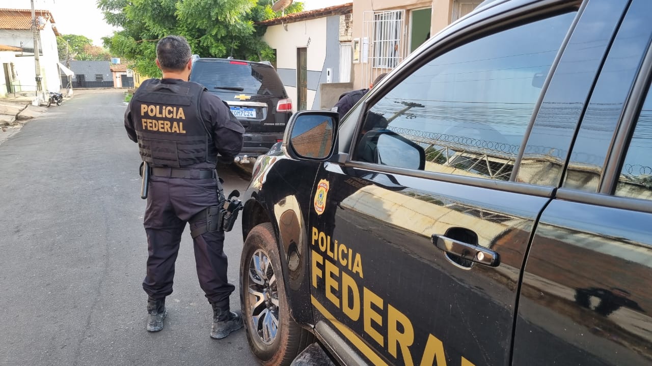 Polícia Federal prende suspeito de praticar crime cibernético contra menor de idade em Caxias