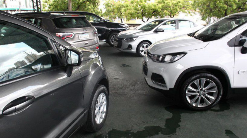 PEC que isenta carros velhos de IPVA pode ser votada na quarta