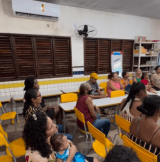 Professores param atividades em protesto contra falta de estrutura de escola do bairro Santa Bárbara