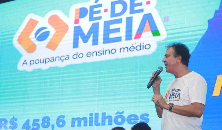 Pagamento do programa pé de meia será feito nesta terça para milhões de estudantes no Brasil