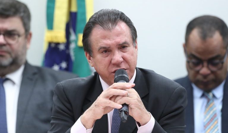 Ministro do Trabalho volta a defender fim do saque-aniversário no FGTS