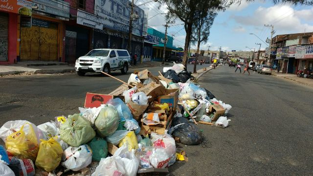 Agentes de Limpeza da capital devem entrar em greve nesta terça-feira