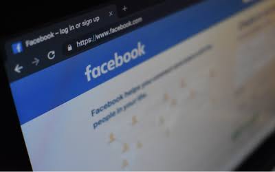 Facebook é condenado a indenizar mulher que teve conta invadida e usada para golpes