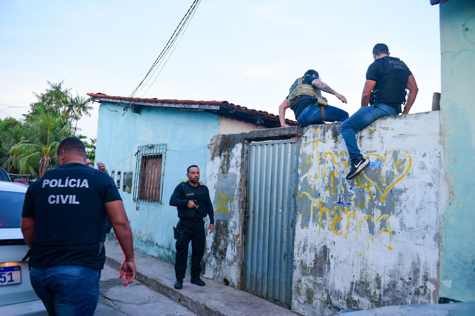 Polícia cumpre 11 mandados de prisão e de busca e apreensão contra o tráfico de drogas em São Luís