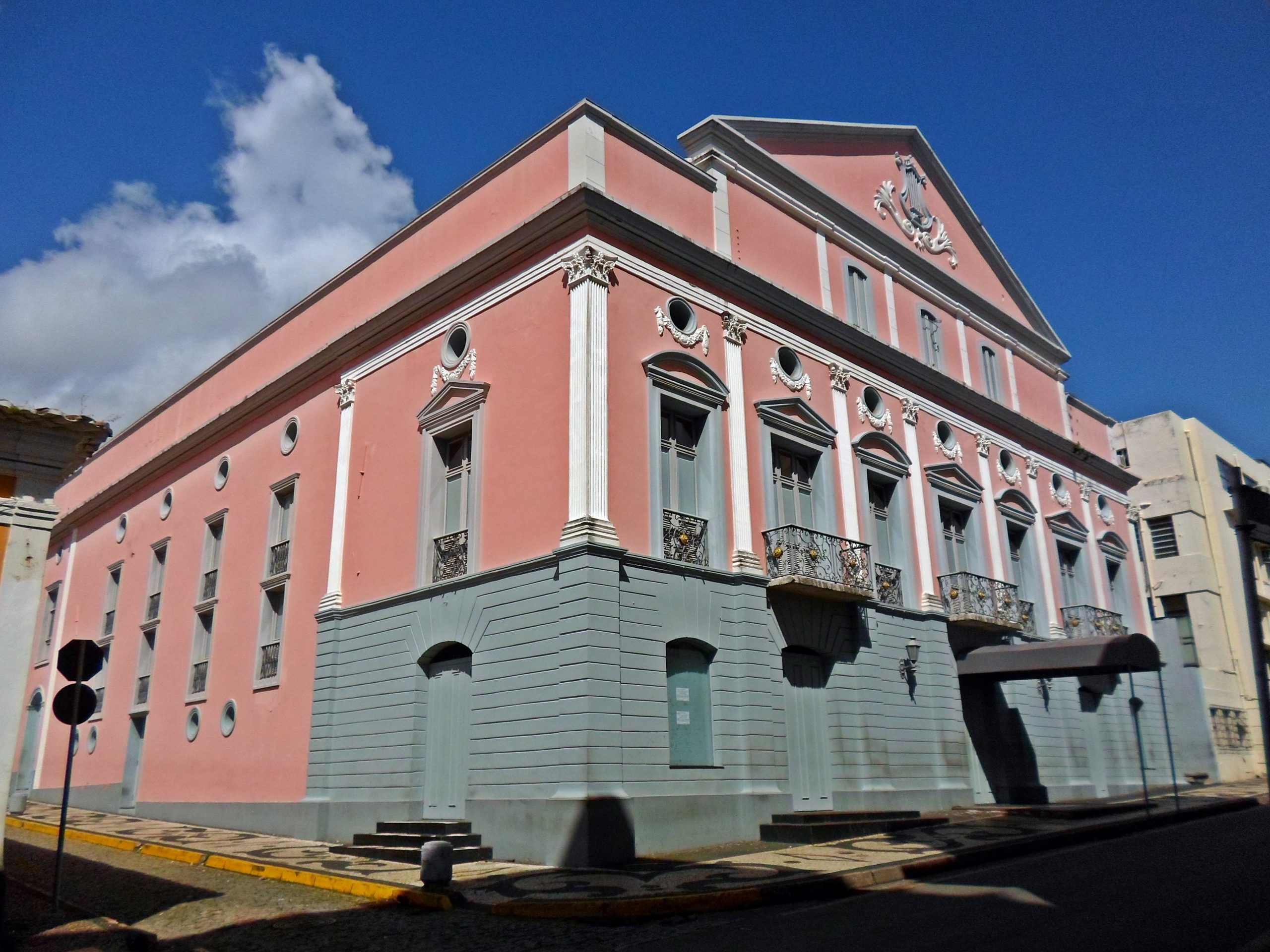 Teatro Arthur Azevedo apresenta espetáculo “Eu te conheço Carnaval”