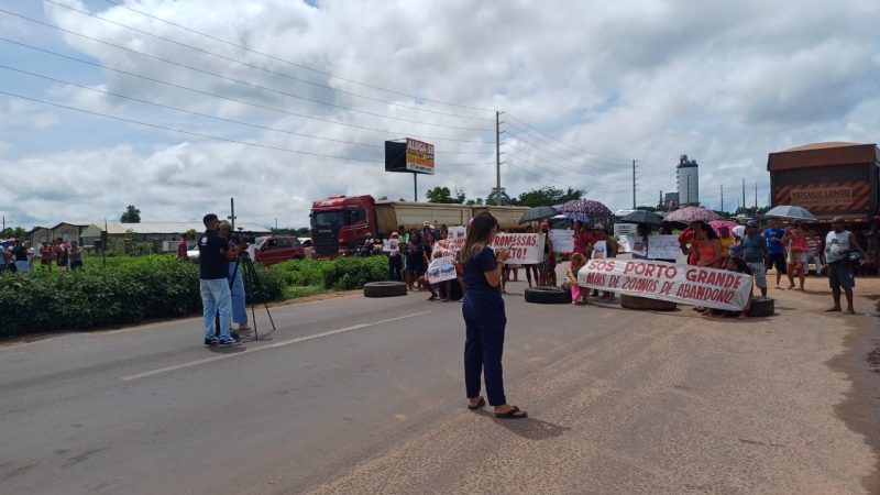 Moradores da zona rural voltam a protestar por melhores condições de estrada