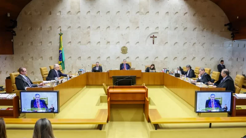 Ministros Flávio Dino e André Mendonça discutem sobre punições a ofensas contra servidores