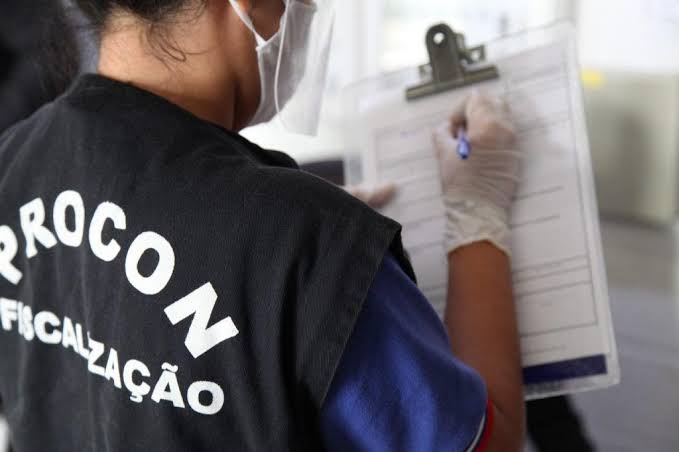 Procon interdita áreas de supermercado por problema sanitários no Renascença