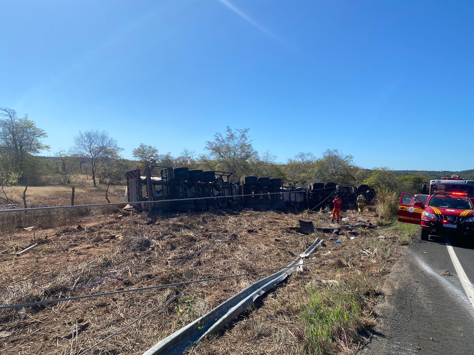 Caminhão tomba em Barão de Grajaú e motorista morre após ser socorrido