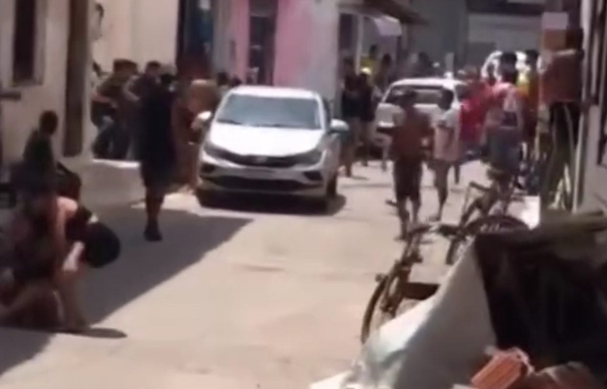 Suspeito de envolvimento em assassinato de PM morre durante confronto com a polícia