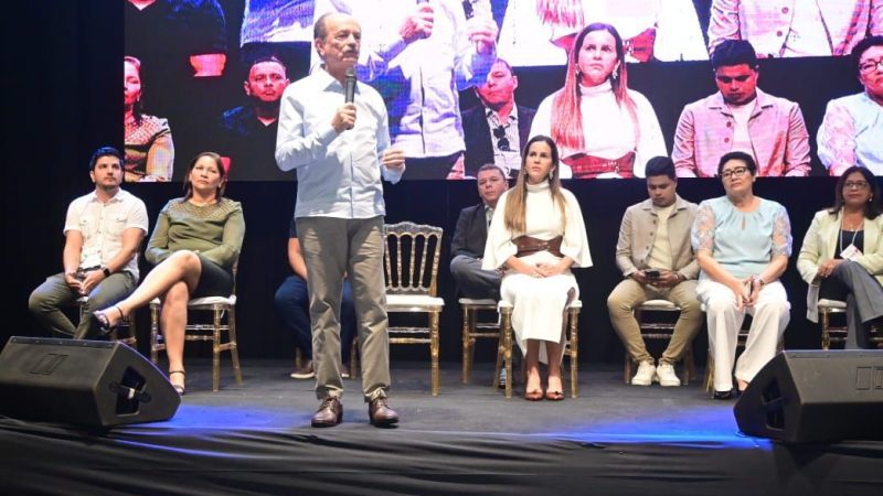 Dr. Julinho participa de encontro para capacitação de profissionais da educação do Nordeste