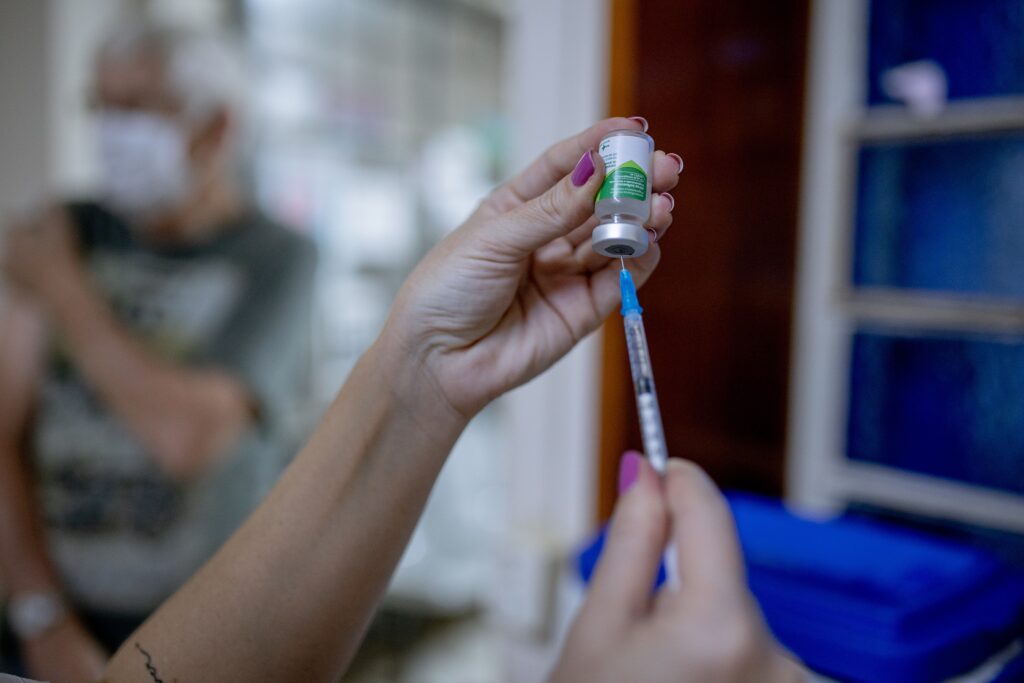 Governo amplia prevenção às síndromes gripais e adota medidas para reforçar atendimento na rede estadual