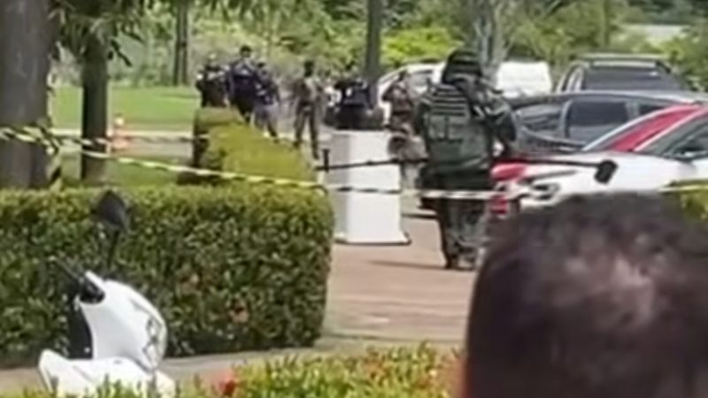 Polícia realiza operação de emergência para desarmar explosivo em campus universitário