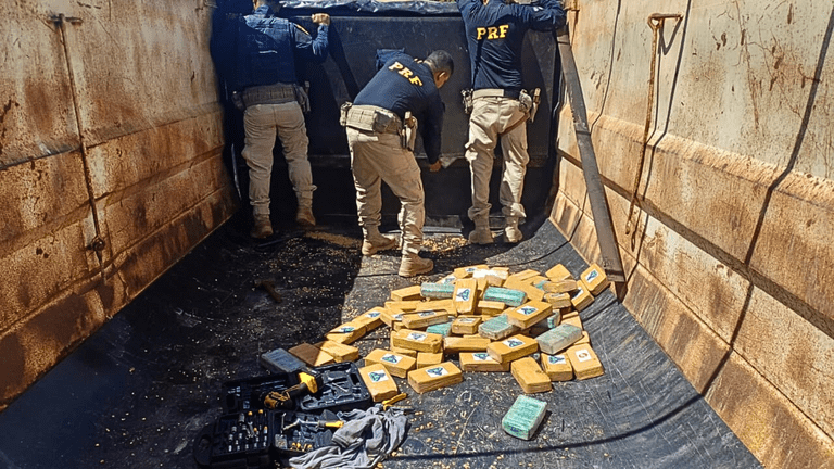 Mais de 120 kg de cocaína são apreendidos em carga de soja na BR-135, em São Luís