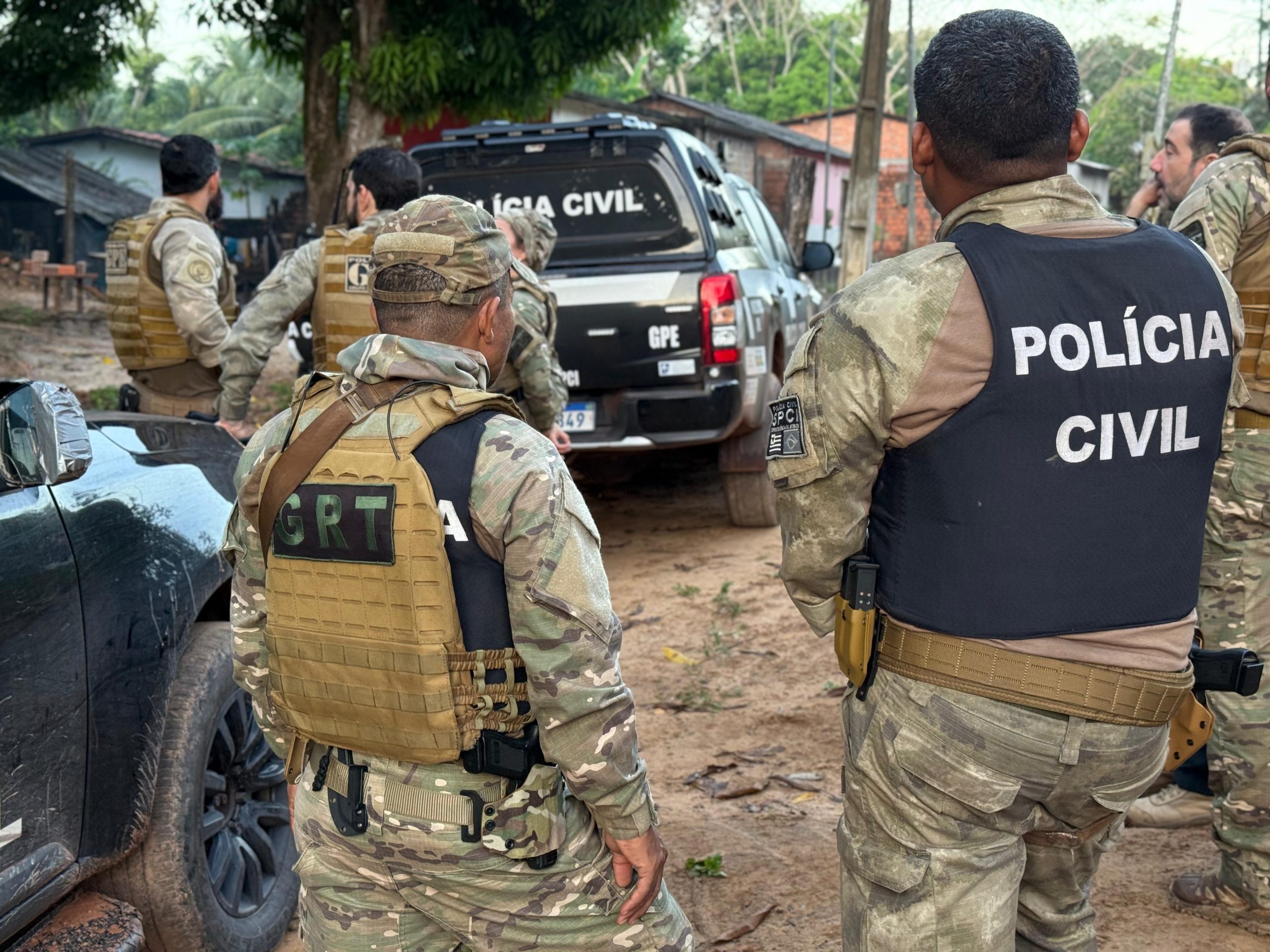 Megaoperação com cerca de 200 policiais desarticula quadrilha de roubo de cargas