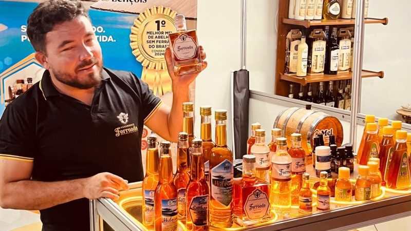 Aguardente de mel produzida em Barreirinhas é destaque em feiras nacionais