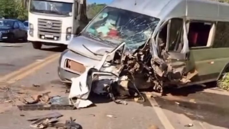 Três pessoas morrem e duas ficam feridas em colisão frontal na BR 222