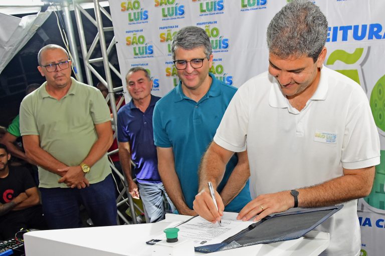 FOTO 1 - Prefeito Eduardo Braide transforma área de descarte irregular de lixo em praça no bairro Bequimão