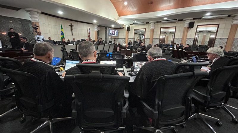 Justiça suspende lei que aumentou salário de secretários de Presidente Dutra