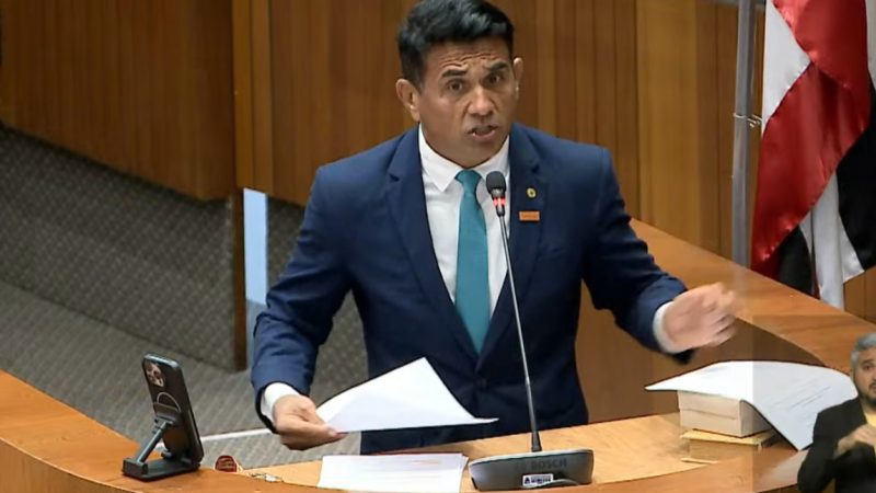 Deputado pede prisão preventiva de prefeito e afastamento de delegado que não prendeu suspeito de matar PM