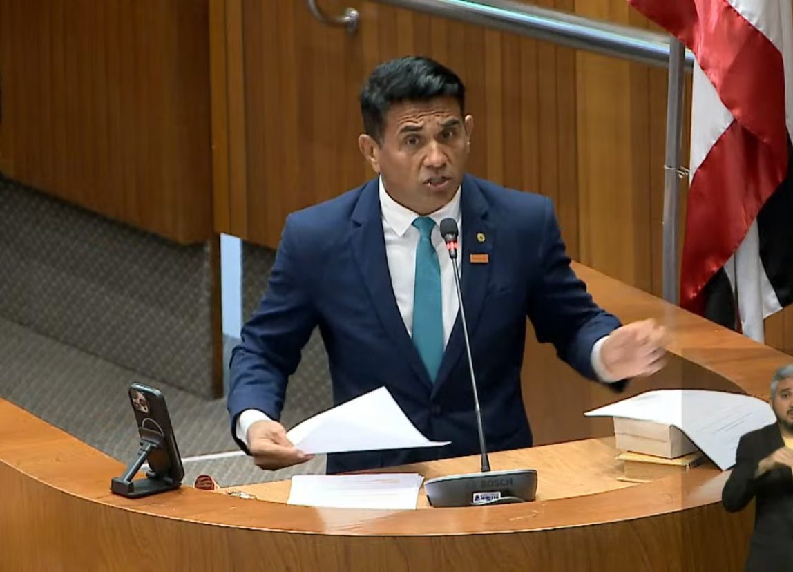 Deputado pede prisão preventiva de prefeito e afastamento de delegado que não prendeu suspeito de matar PM