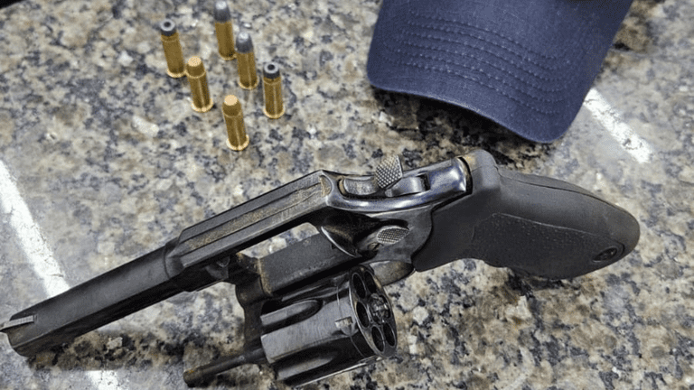 Arma de fogo é apreendida pela PRF durante vaquejada em Timon