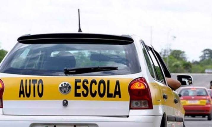 Governo estuda tirar obrigatoriedade de autoescola para CNH