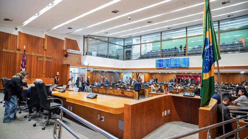 Deputados classificam como arbitrária mudança da presidência do PSB e mantém aliança com Carlos Brandão