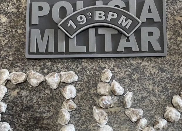 Polícia apreende drogas levada por aluno para comércio dentro de escola em Pedreiras