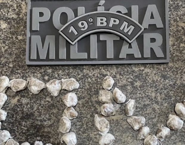 Polícia apreende drogas levada por aluno para comércio dentro de escola em Pedreiras