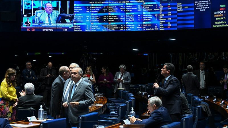 Aprovado projeto que altera texto da Lei da Ficha Limpa