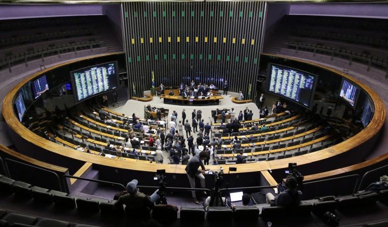 Bancada maranhense da Câmara dos Deputados fica dividida sobre anistia