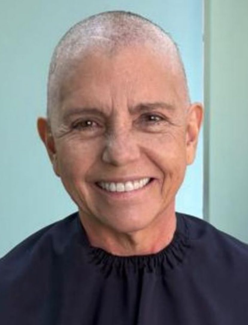 Roseana Sarney raspa o cabelo e demonstra confiança em tratamento contra câncer